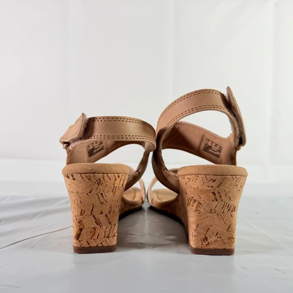 Clarks Kyarra Faye Warm Beige Leather Wedge Sandals Womens 8.5 W
